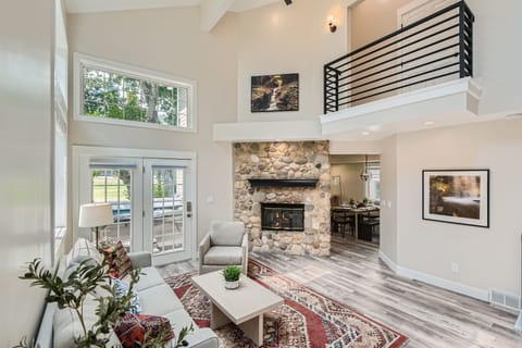 House, 3 Bedrooms | Living area | Smart TV