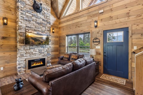 Cabin, 2 Bedrooms | Living area | Smart TV
