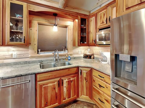 Main House Full Kitchen