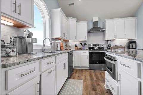 A kitchen with everything you need for those who love to cook!