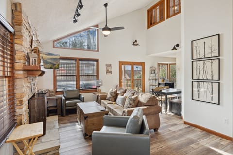 Cabin, 2 Bedrooms | Living area | Smart TV