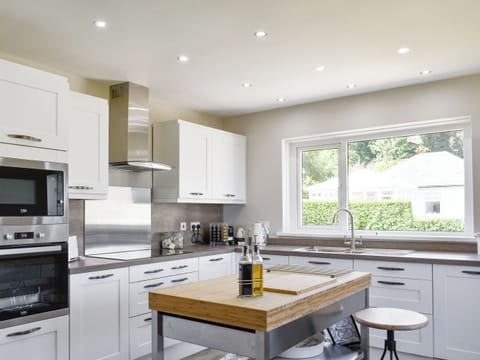 Fully appointed fitted kitchen | Keneiland, Lamlash, Isle of Arran