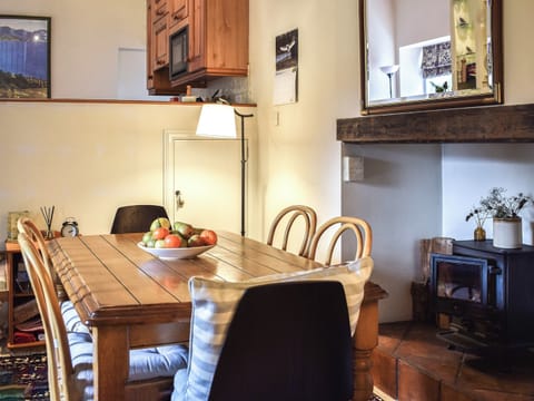 Dining room | Gushat Cottage, Strathtay, near Aberfeldy