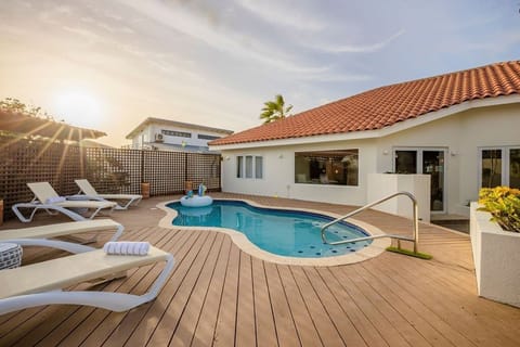 New Mediterranean Villa 5Bed/5Bath across-Marriott (20203)