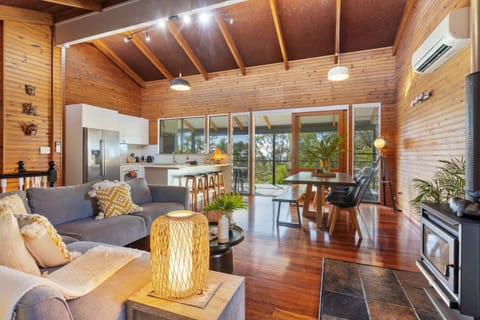 Welcome to Hilltop Hideaway at Coolum Beach.