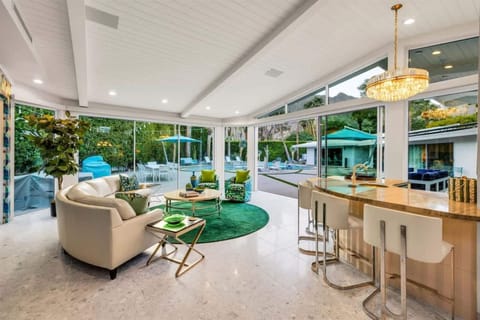 House | 4 bedrooms, high-speed internet