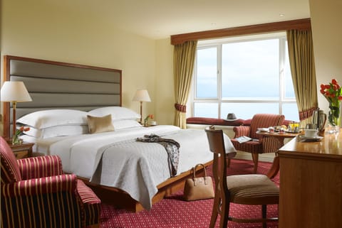 Classic Double Room, Sea View | Premium bedding, in-room safe, desk, rollaway beds
