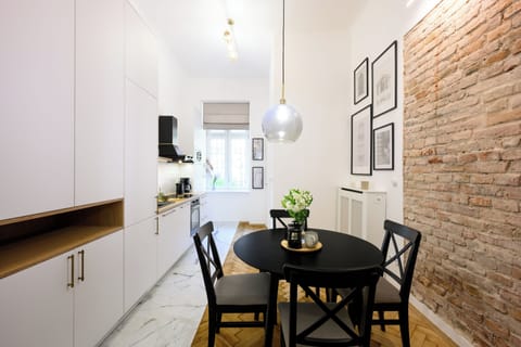 Classic Apartment | Private kitchen | Fridge, microwave, oven, stovetop