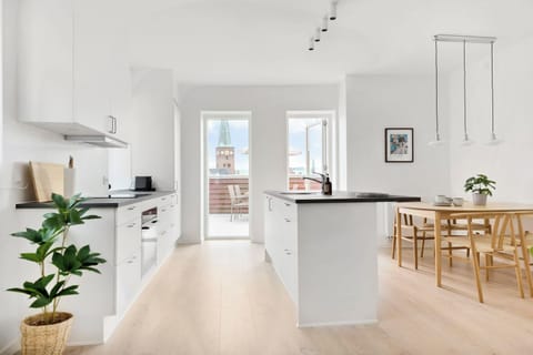 Nice and open kitchen with lots of natural light