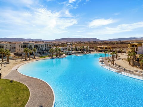 Desert Color Resort Lagoon