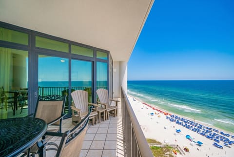 Condo, 3 Bedrooms | Property grounds
