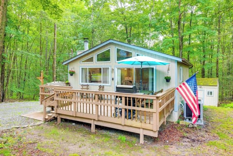 Pocono Lake Vacation Rental | 2BR | 1BA | Stairs Required | 981 Sq Ft