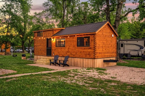 Front Cabin 30