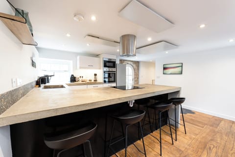 3 bedrooms, desk, laptop workspace, free WiFi