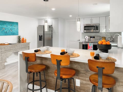 Kitchen | Convenient counter seating for 3 guests.