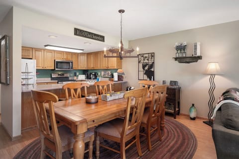 Dining Room & Kitchen