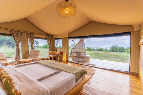 Executive Tent | In-room safe, laptop workspace, bed sheets, wheelchair access