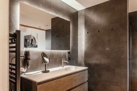 Free toiletries, hair dryer, bathrobes, slippers