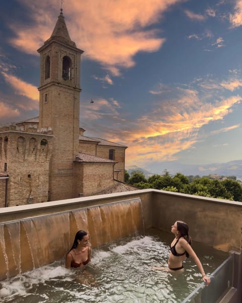 2 indoor pools, 2 outdoor pools, open 9:00 AM to 9:00 PM, sun loungers
