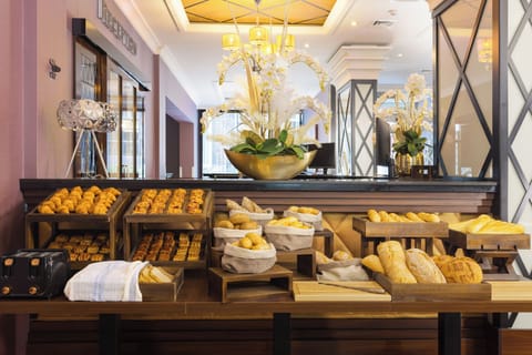 Daily buffet breakfast for a fee