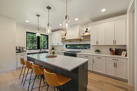 Kitchen – Island Seating + Gas Range for Group Cooking Nights