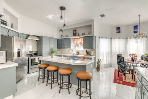 House (4 Bedrooms) | Interior