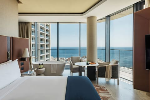 Suite (Ultimate ME + Penthouse) | Premium bedding, desk, laptop workspace, free WiFi