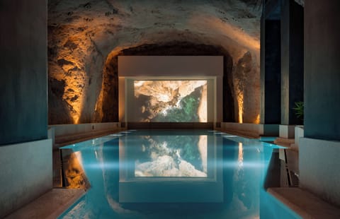 Sauna, hot tub, deep-tissue massages, facials, massages