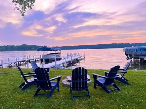 Welcome to Shanahan Shores (Boat Not Included)