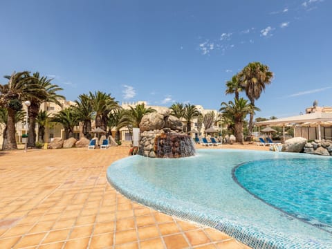 Apartment | Pool | Outdoor pool