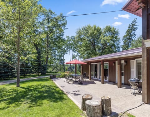 Front patio facing tennis court