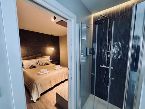 Standard Room | Hypo-allergenic bedding, down comforters, memory foam beds, free minibar