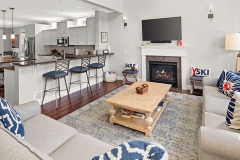 Brand new, gorgeous townhome minutes to Stowe Mtn! (1)