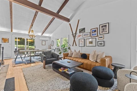 Impeccably Designed 3BR Stowe Woods Retreat (6000)