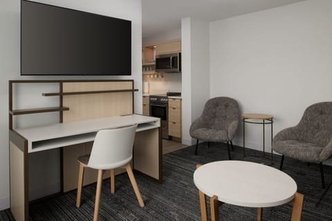 Suite, 1 Bedroom | Living room