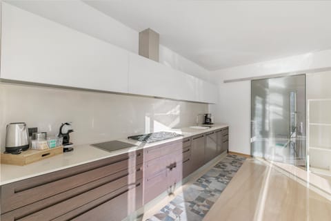 Family Apartment, Multiple Bedrooms, Refrigerator & Microwave (Life & View Luxury Apartment) | Private kitchen | Fridge, microwave, oven, stovetop