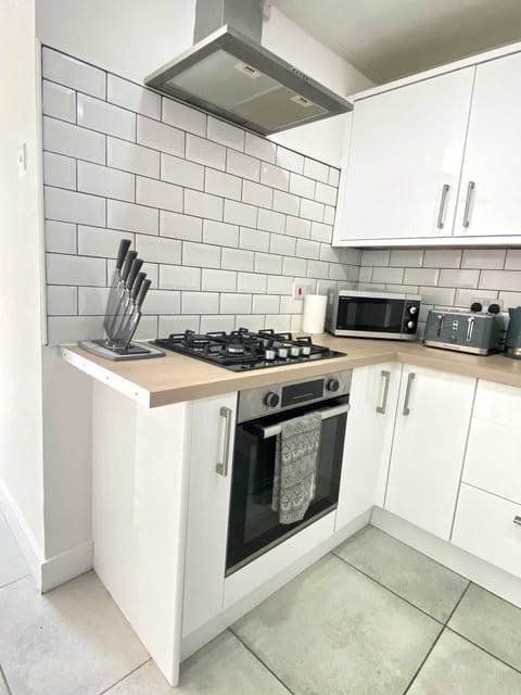 Luxury Apartment | Private kitchen | Fridge, microwave, oven, stovetop