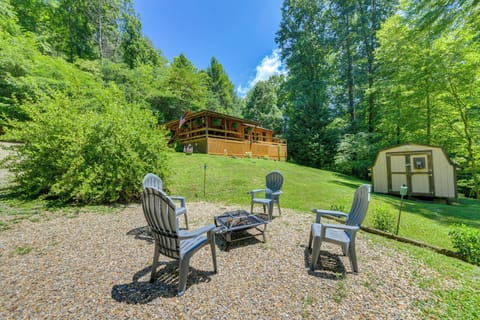 Cosby Vacation Rental | 2BR | 1BA | 960 Sq Ft | Stairs Required