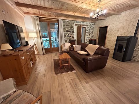 Living too with 55” OLED TV and Sonos