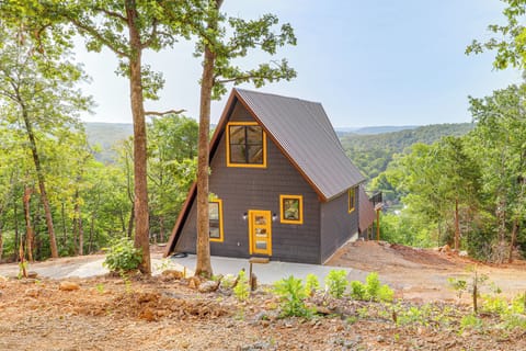 Hardy Vacation Rental | 2BR | 2BA | Stairs Required | 1,200 Sq Ft