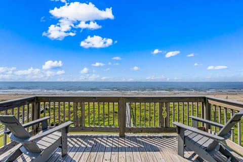 Relax on the spacious deck and take in the breathtaking panoramic views of the coastal landscape!