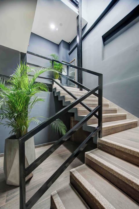 Handrails in stairways
