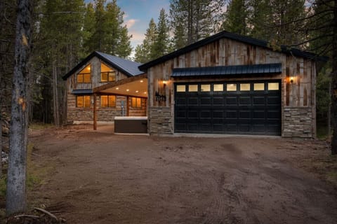 Timber & Tin - Exterior