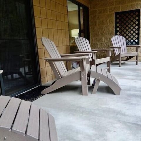 Comfortable balcony chairs for your enjoyment