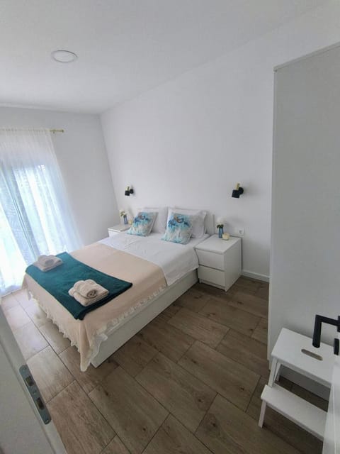 2 bedrooms, iron/ironing board, WiFi (free), bed sheets
