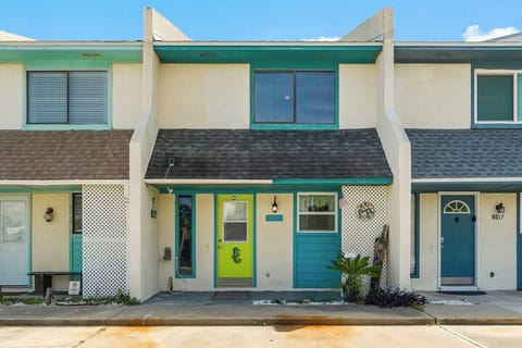 1-web-or-mls-8015-beach-dr