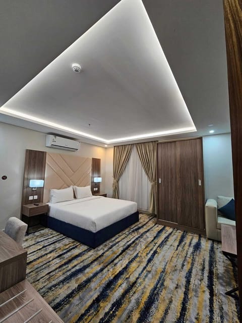 Studio | Egyptian cotton sheets, premium bedding, pillowtop beds, soundproofing
