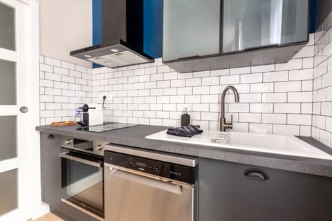 Standard Studio, Ensuite | Private kitchen | Full-size fridge, espresso maker