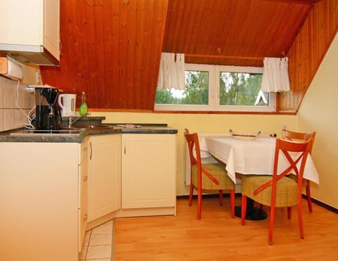 Apartment | Private kitchen | Electric kettle, toaster