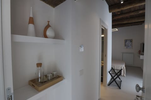 In-room safe, soundproofing, free WiFi